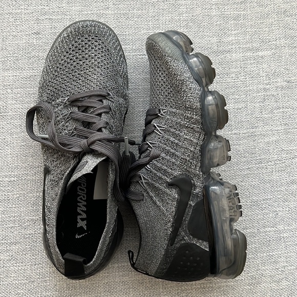 Nike Flyknit Air Vapormax 2 Dark Grey | Women’s Size 7.5 - Picture 2 of 4
